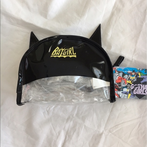 LONDON Soho's BATGIRL zippered makeup bag. - Picture 2 of 6